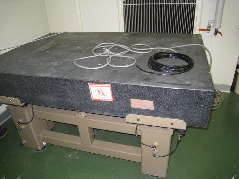 防振台　昭和電線電機　中古機械