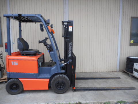 フォークリフト　トヨタ　中古機械