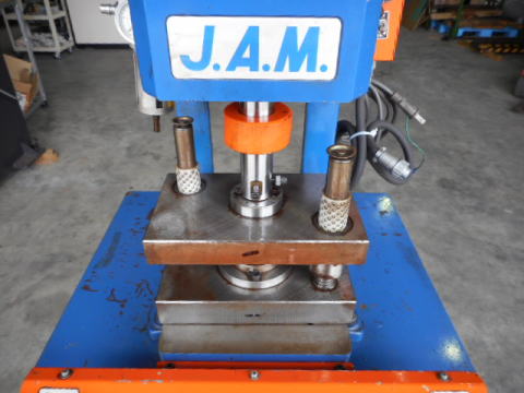 0.2トンエアープレス　JAM　中古機械
