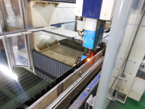 レーザー加工機 三菱 中古機械