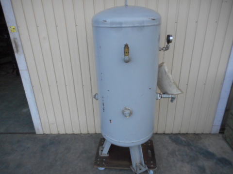 エアータンク 旭ポンプ製作所 中古
