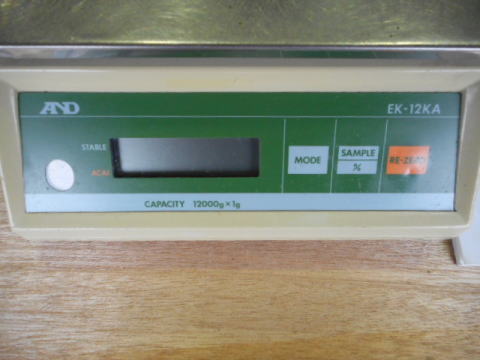 電子天秤 はかり AND