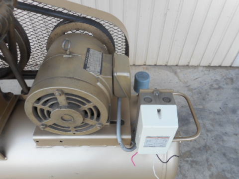 コンプレッサー　東芝　中古機械