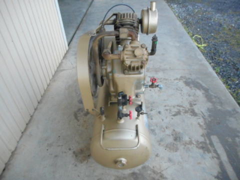 コンプレッサー　東芝　中古機械