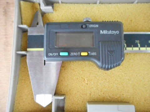 デジタルノギス　ミツトヨ　中古機械