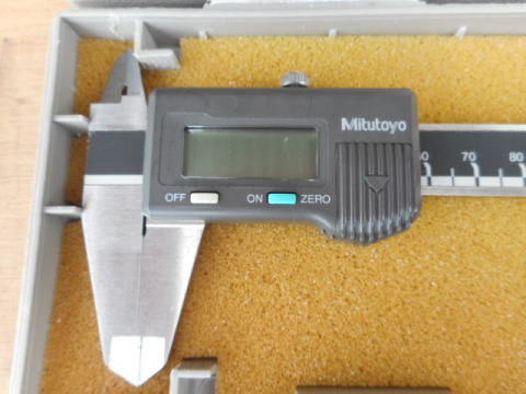 デジタルノギス　ミツトヨ　中古機械