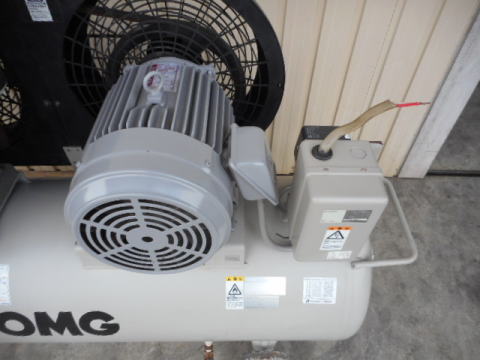 コンプレッサー　岩田　中古機械