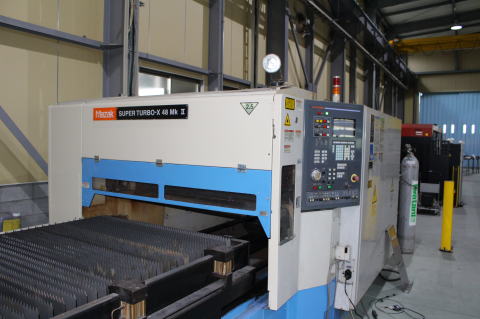 レーザー加工機　マザック　中古機械