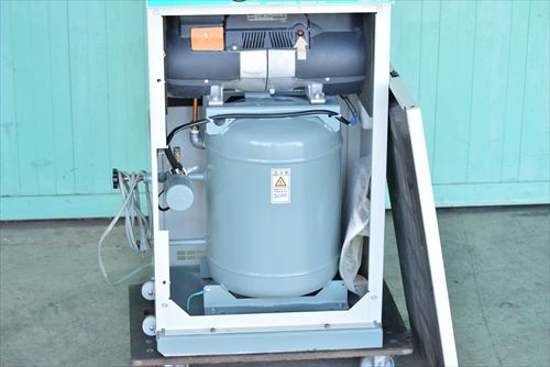 中古 日立産機システム PO-0.75LESN コンプレッサー