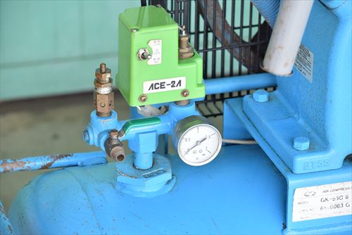 コンプレッサー 明治機械 GK-55C6中古