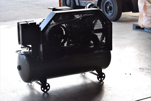 コンプレッサー アネスト岩田 TLP55EG-10中古