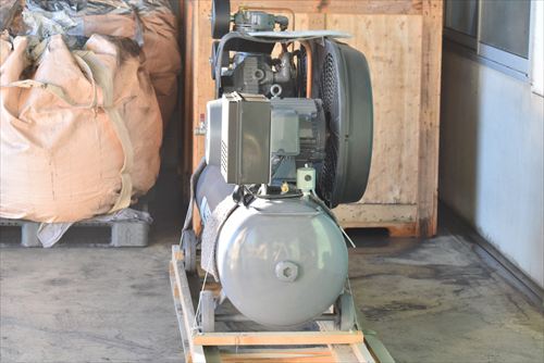 コンプレッサー アネスト岩田 TLP75E-10中古