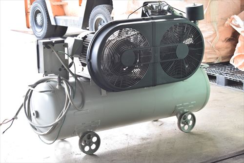 コンプレッサー アネスト岩田 TLP110-14中古