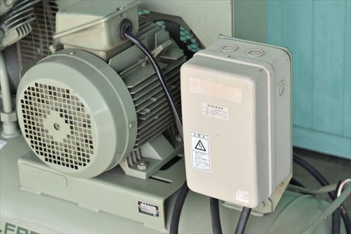 【5.5kW】コンプレッサー 日立製作所 5.5OU-7.5G6中古