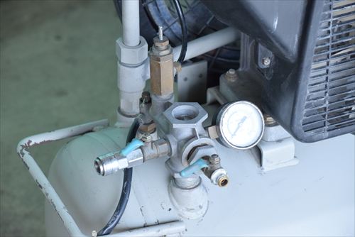 【2.2kW】コンプレッサー アネスト岩田 TLD22-10中古