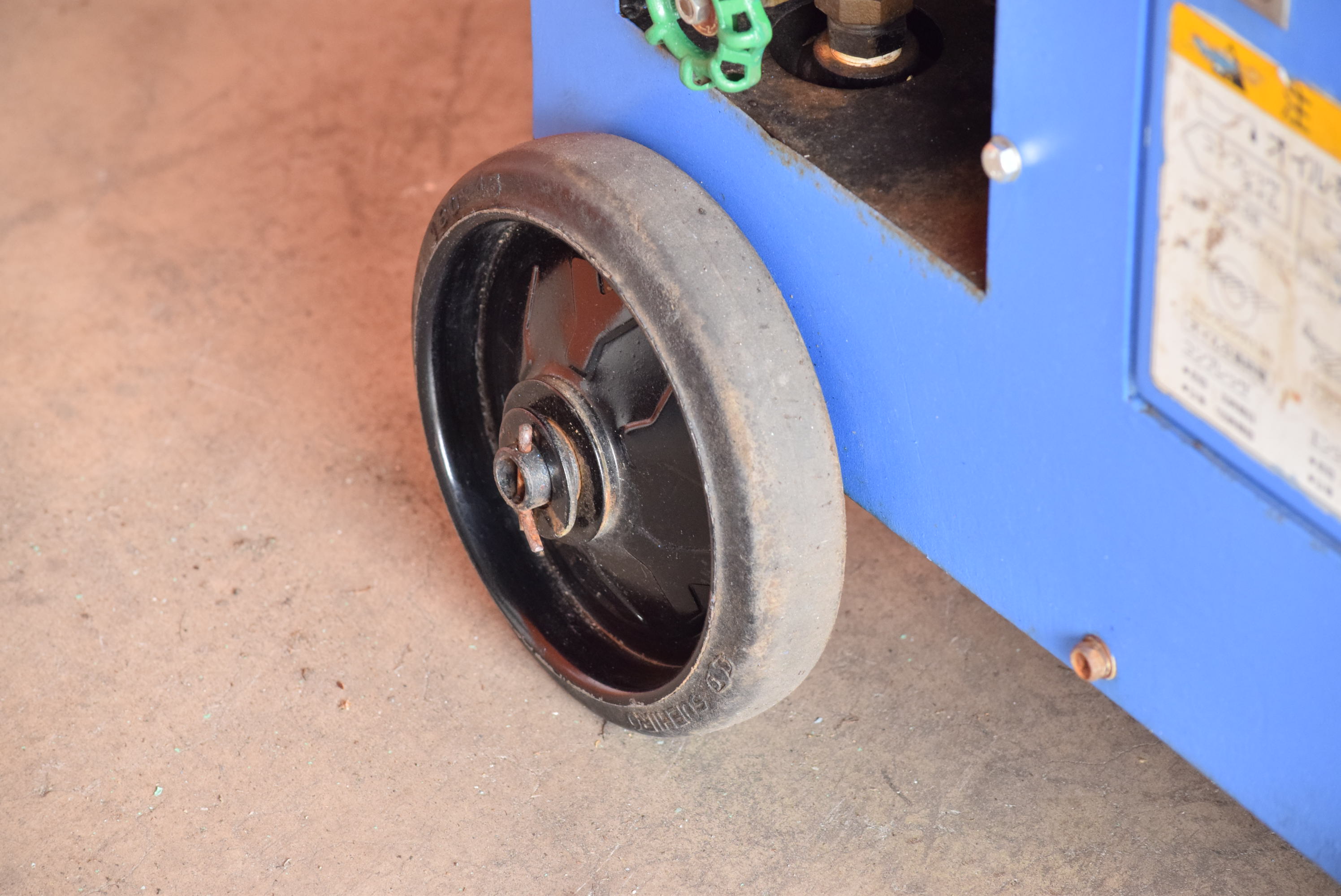 【3.7kW】エンジンコンプレッサー 明治機械 APET-37CY中古