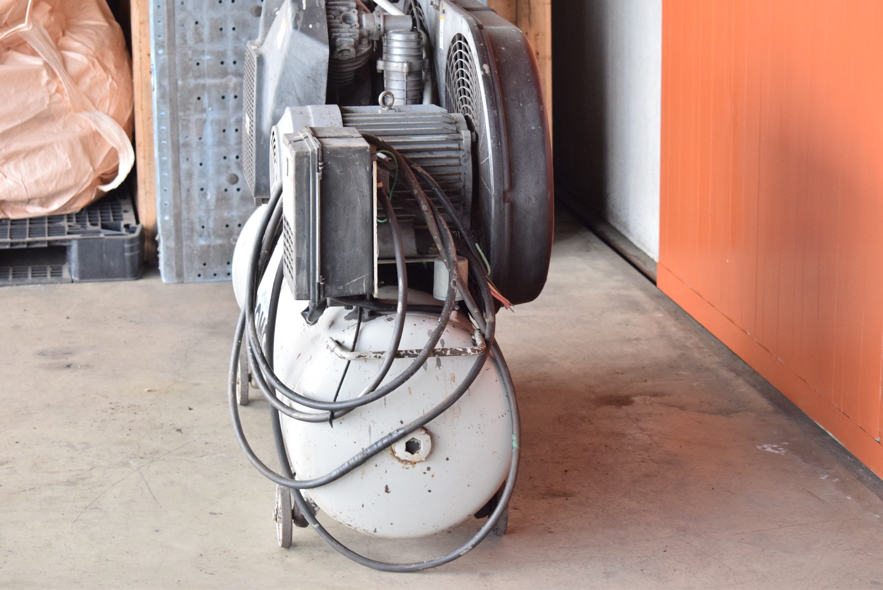 【5.5kW】コンプレッサー アネスト岩田 TLP55-10中古