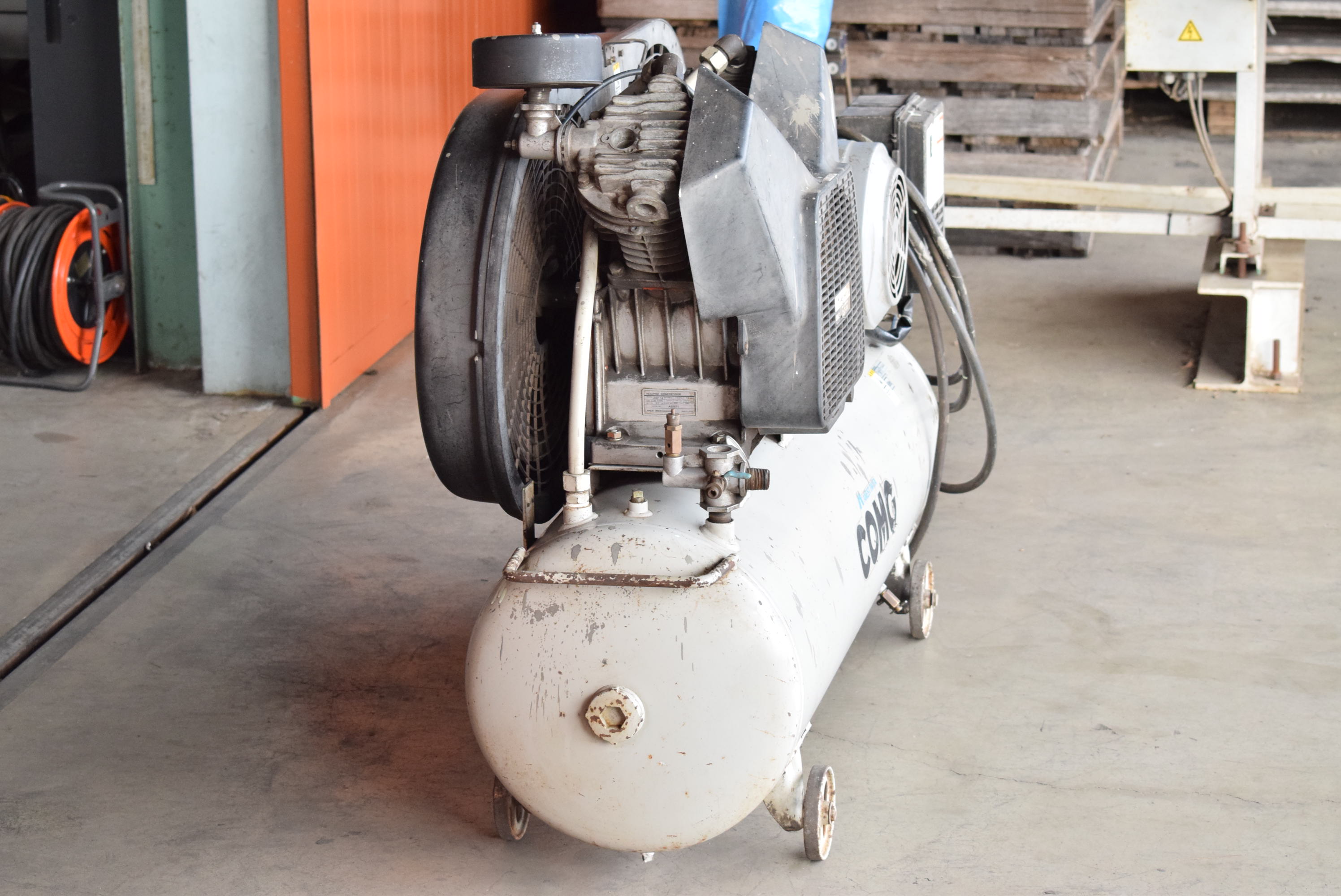 【5.5kW】コンプレッサー アネスト岩田 TLP55-10中古