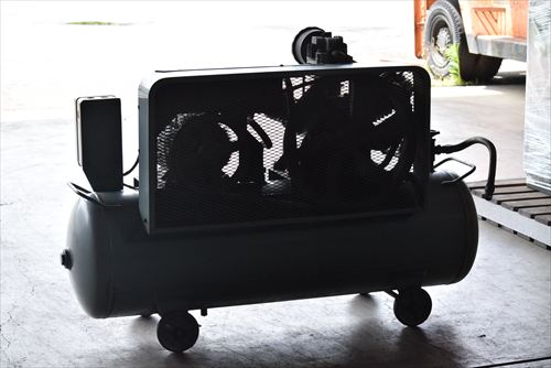 【7.5kW】コンプレッサー 日立産機システム 7.5P-9.5VA6中古