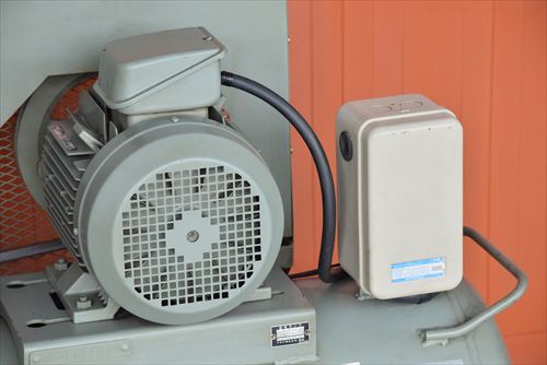 【5.5kW】コンプレッサー 日立産機システム 5.5U-9.5VA6中古
