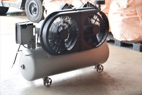 【5.5kW】コンプレッサー アネスト岩田 TLD55-10中古