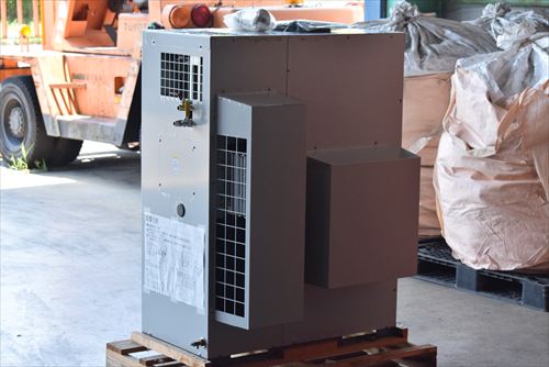 【3.7kW】コンプレッサー　未使用品 アネスト岩田 CFP37CC-8.5D中古