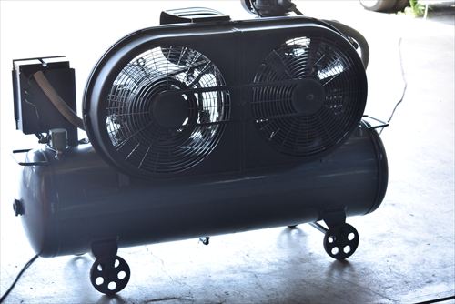 【7.5kW】コンプレッサー アネスト岩田 TLP75E-10中古