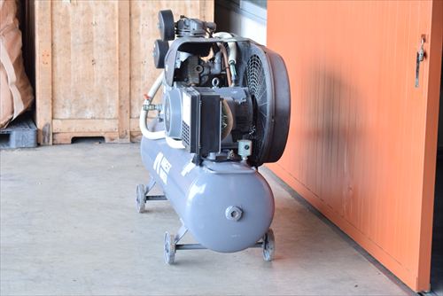 【7.5kW】コンプレッサー アネスト岩田 TLP75E-10中古