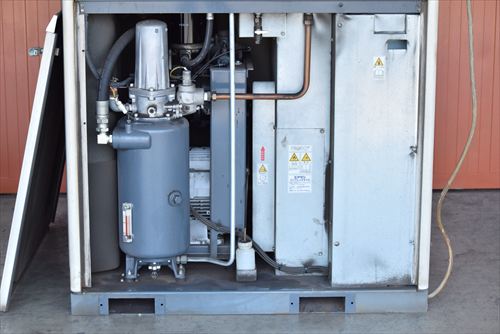【11kW】スクリューコンプレッサー 北越工業（AIRMAN） SAS11SD-6A中古