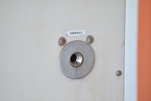 【11kW】スクリューコンプレッサー 北越工業（AIRMAN） SAS11SD-6A中古