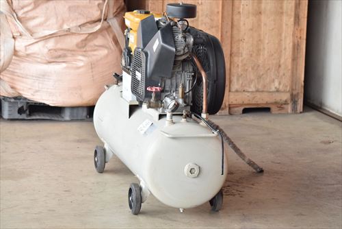 【2.2kW】エンジンコンプレッサー アネスト岩田 TLUE22B-14S中古