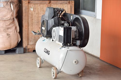 【7.5kW】コンプレッサー アネスト岩田 TLP75-14中古