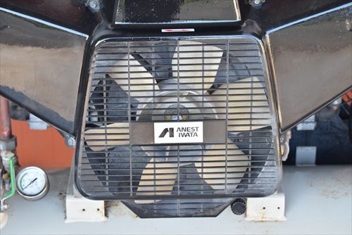 【7.5kW】コンプレッサー アネスト岩田 TLP75B-10中古