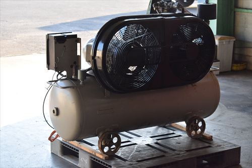 【7.5kW】コンプレッサー アネスト岩田 TLP75B-10中古